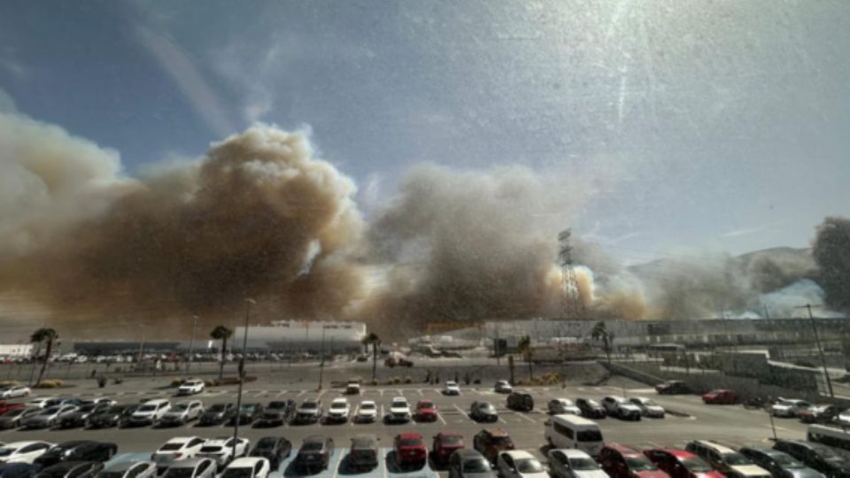 Tras un fuerte incendio en las instalaciones de una planta de Vitro en el municipio de García, la empresa dio a conocer por medio de un comunicado que sus empleados se encuentran a salvo.