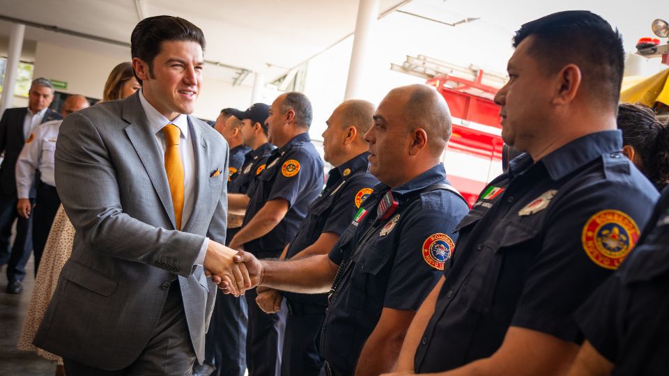 Estado anuncia apoyo económico de 50 mdp para el Patronato de Bomberos de NL.