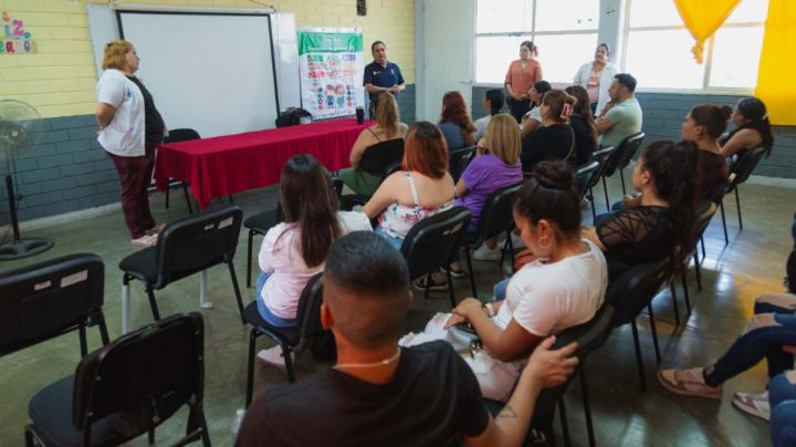 Estado capacita a figuras educativas para el programa 'Vive saludable, vive feliz' en NL