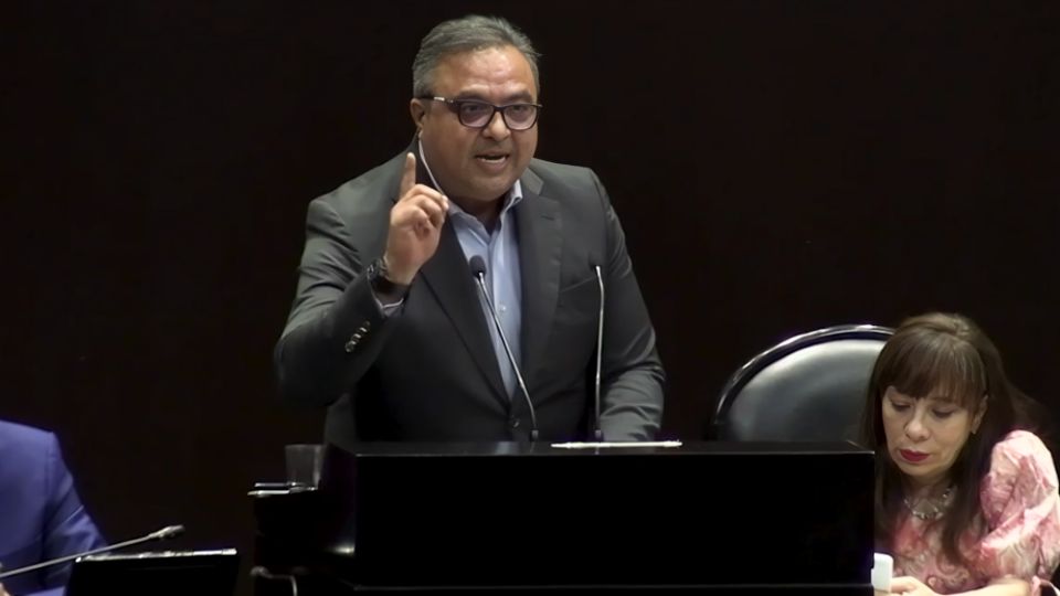 Diputado Víctor Pérez rechaza la Ley de Obras Públicas por falta de transparencia.
