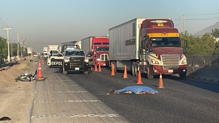 Muere motociclista tras salir proyectado en accidente en Escobedo