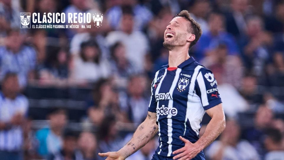 Sergio Canales está en riesgo de no jugar el Clásico Regio por su corte en la pierna izquierda, pese a que hoy le retiraron los 10 puntos de sutura