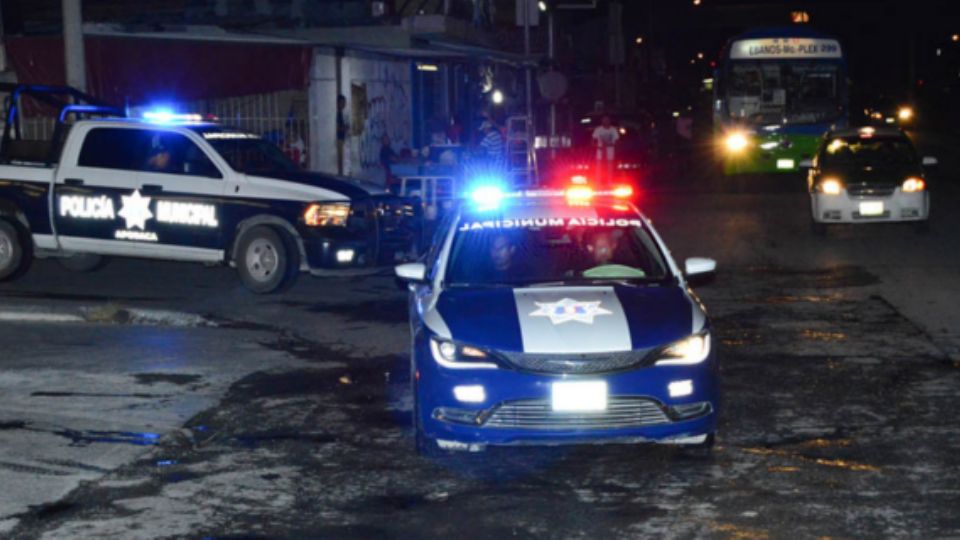 Un niño de tres años perdió la vida y su abuelo resultó herido luego de ser atacados a balazos frente a su domicilio en la colonia Pueblo Nuevo, en el municipio de Apodaca.