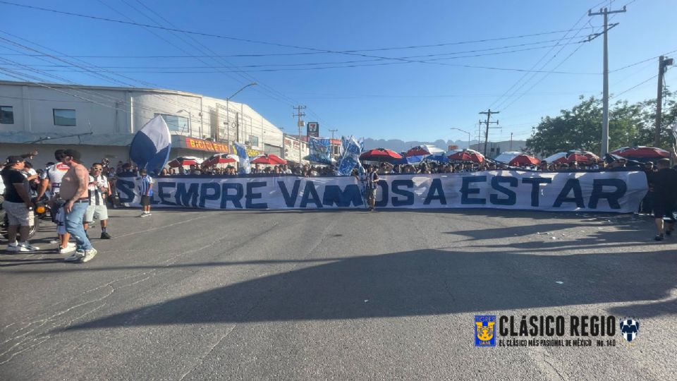 Caravana Rayada con saldo blanco: La policía interviene y evita incidentes mayores.