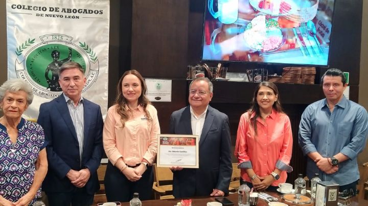 Candidato a Ministro de la SCJN se presenta ante abogados de Nuevo León