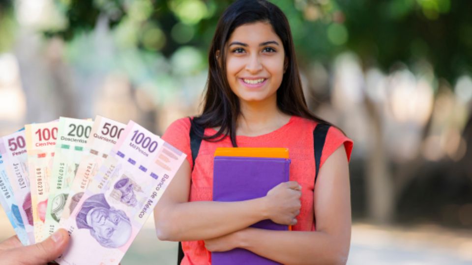 El apoyo para estudiantes se otorga cada dos meses.