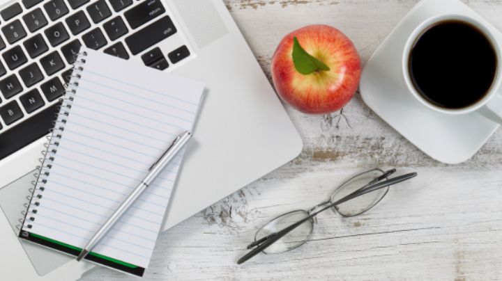 ¿Pasas el día frente a la compu? Tu cuerpo necesita esto, según una nutrióloga
