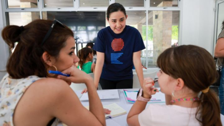 Imparten taller de emprendimiento a niños expositores de San Pedro de Pinta