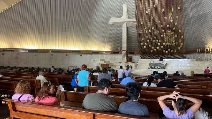 Regios visitan la Basílica de Guadalupe durante Jueves Santo