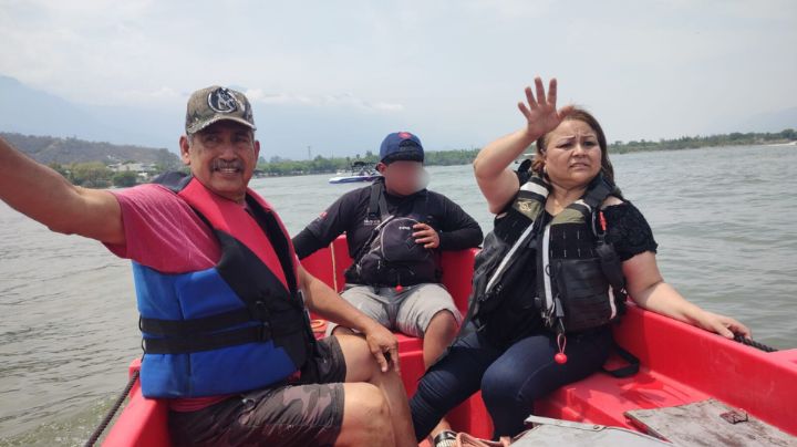 Rescatan a dos personas tras el hundimiento de una lancha en la Presa La Boca