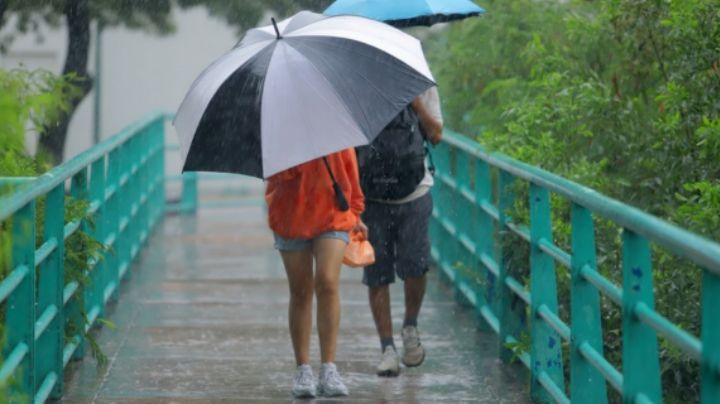 Clima fresco y lluvias sorprenden a regios en Semana Santa