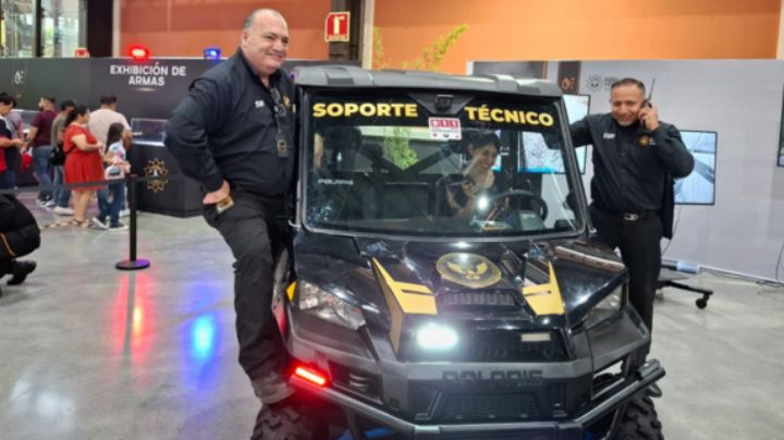 Familias regias disfrutan de la exposición de Fuerza Civil en Fundidora