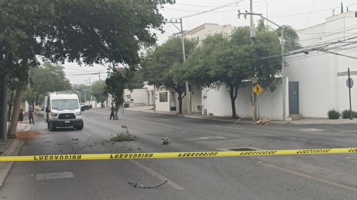Choque provoca fuga de gas y caída de poste en San Pedro