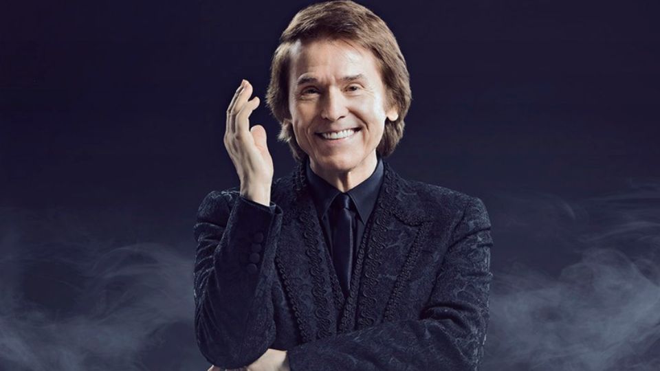 Raphael anuncia su regreso a los escenarios tras ser diagnosticado de linfoma cerebral.