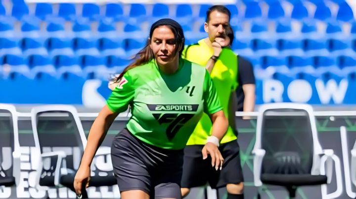 Karla Sofía Gascón aparece pero ahora como futbolista en el Encuentro de Estrellas