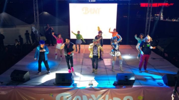 Festejan en Juárez, NL a los niños con show de Los Payasónicos y juguetes