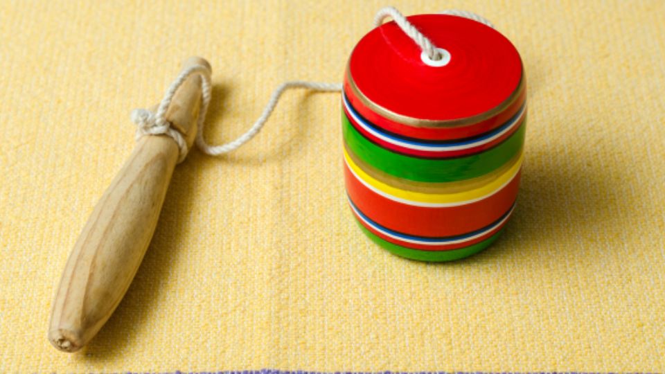 Juguetes tradicionales que dejaron huella en generaciones de niños.
