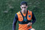 Erick Aguirre sería baja de Rayados contra Chivas; Óliver estará disponible