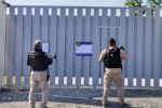 Foto ilustrativa de la nota titulada: Decomisan vehículos, armas y droga tras cateo a quinta en Salinas Victoria
