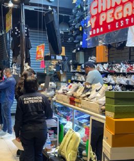 Catean La Pulga Río por presunta venta de productos 'piratas'