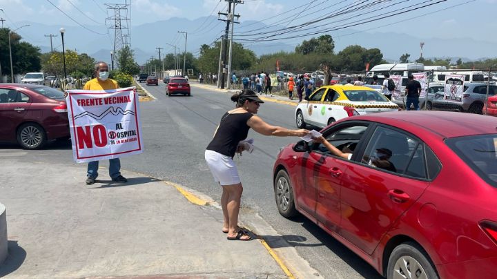 Vecinos protestan contra construcción de hospital infantil en Guadalupe