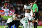 Liga MX: James Rodríguez pierde la cabeza y lanza un tachón al árbitro