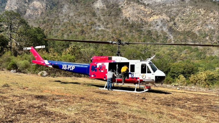 Combate Protección Civil incendio forestal en ejido de Aramberri