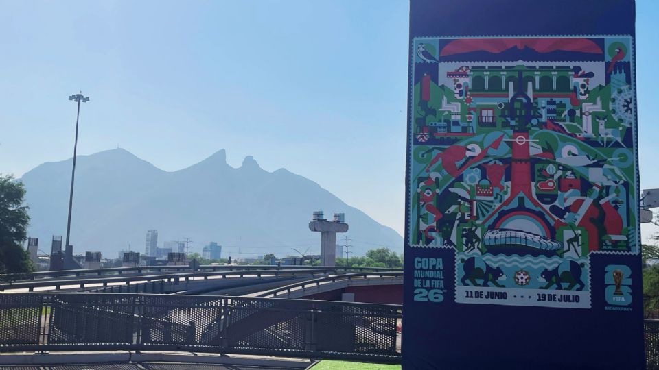 El poster oficial de la sede mundialista se reveló en el centro de la ciudad