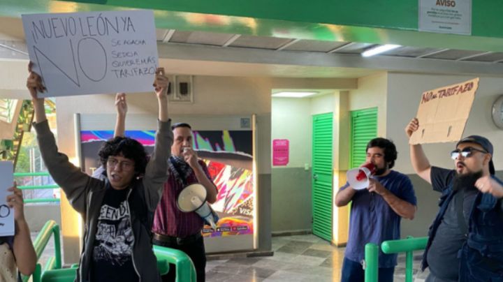 Protestan contra el alza en las tarifas de camiones en Metro Universidad
