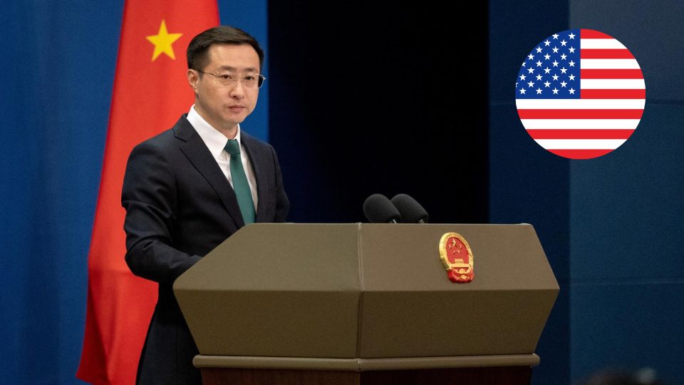 El portavoz del Ministerio de Asuntos Exteriores de China, Lin Jian, ofrece una rueda de prensa en Pekín, China | EFE/EPA/JESSICA LEE
