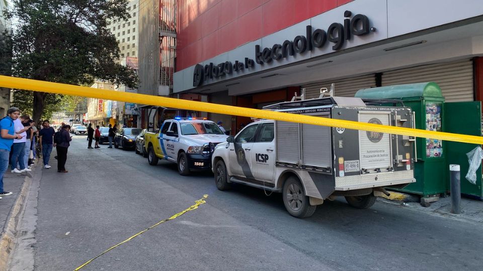 Realizan operativo en la Plaza de la Tecnología por cateo vinculado al delito patrimonial.