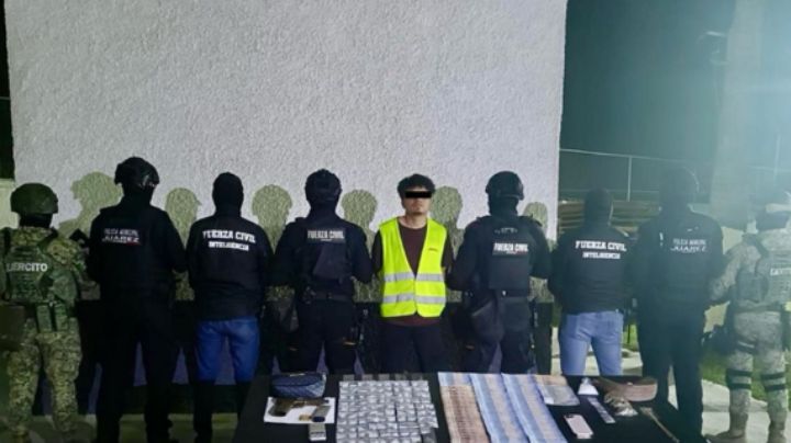 Cae en Juárez, NL, joven con drogas y 70 mil pesos en efectivo