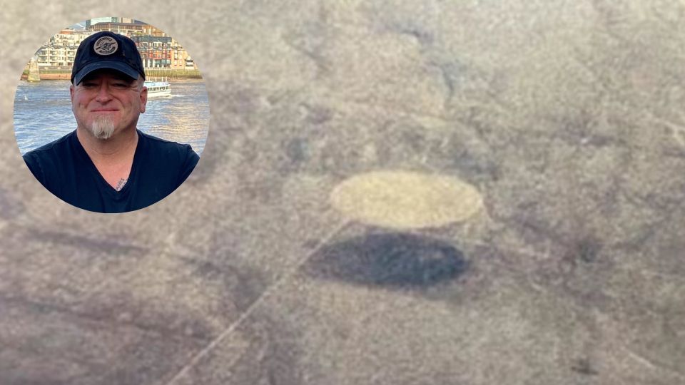 Luis Elizondo muestra foto de OVNI capturada por piloto de avión | X / @UAPDF