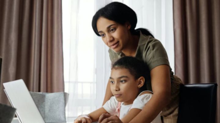 Madres mexicanas viven entre barreras laborales y sobrecarga de tareas del hogar