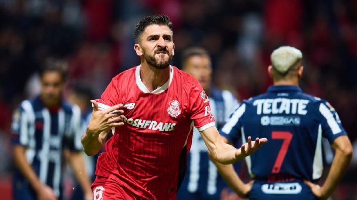 ¡Ni contra 10 pueden! Rayados pierde en Toluca y es eliminado