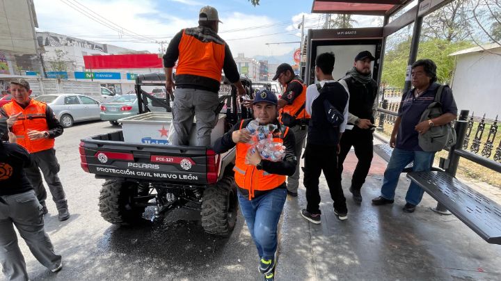 Protección Civil continúa con operativo de hidratación ante ola de calor en Monterrey