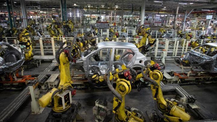 Nissan analiza cerrar dos plantas en México
