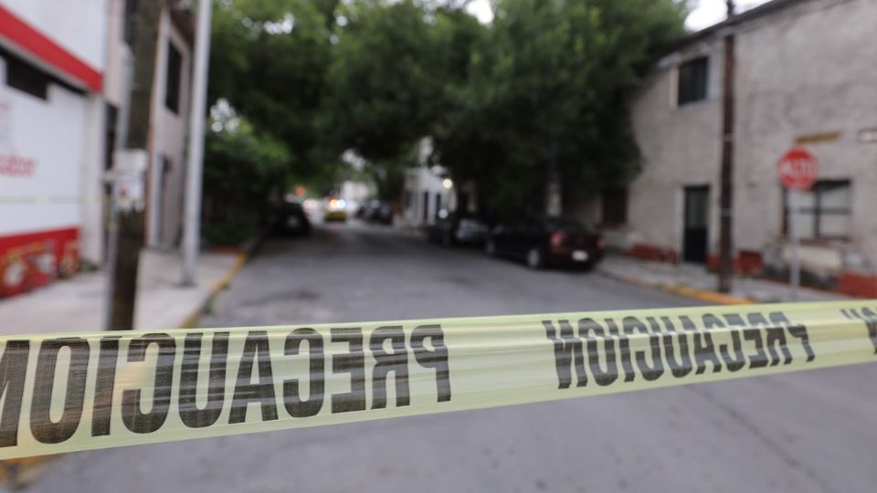 Motociclista atropelló a una persona y se dio a la fuga en Monterrey.