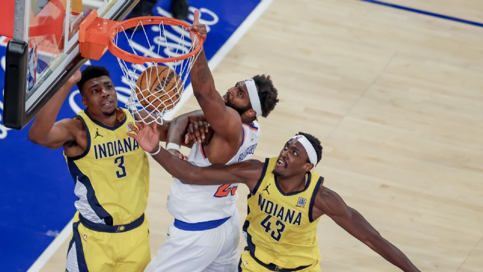 La defensa fue clave: Los Knicks detuvieron a Haliburton y Siakam para alargar la serie.