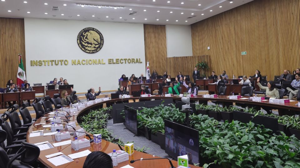 INE lanza micrositio para denunciar a candidatos judiciales con antecedentes penales.