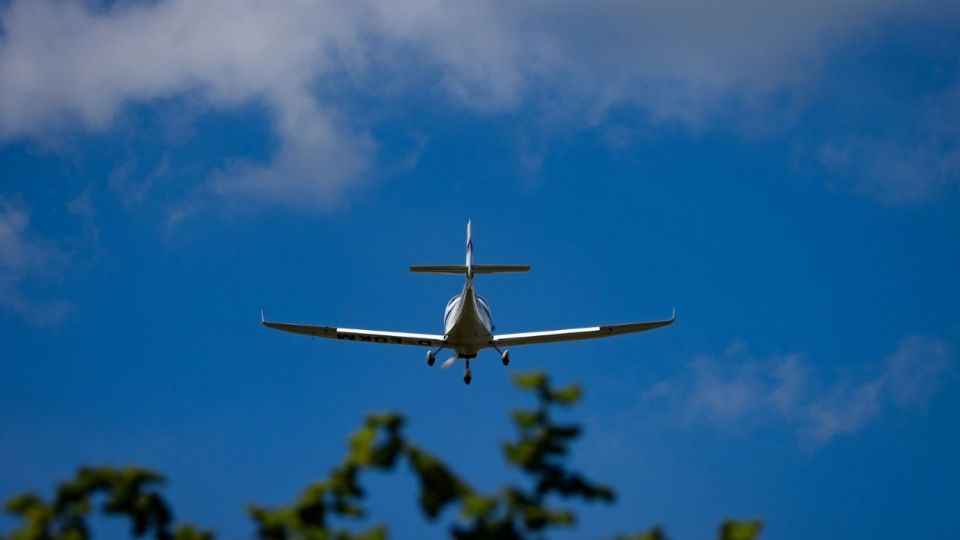 Choque de avioneta en Coahuila deja dos personas muertas.