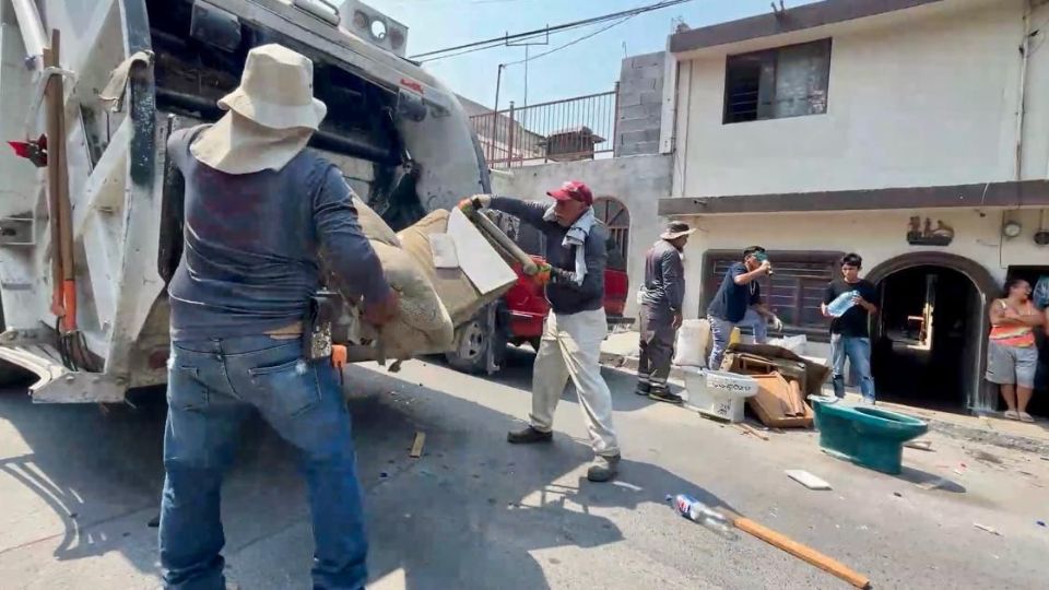 Santa Catarina retira 220 toneladas de escombro y elimina cableado en desuso.