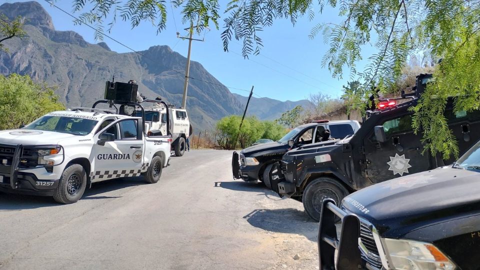 Elementos de Fuerza Civil y Guardia Nacional en el municipio de Rayones