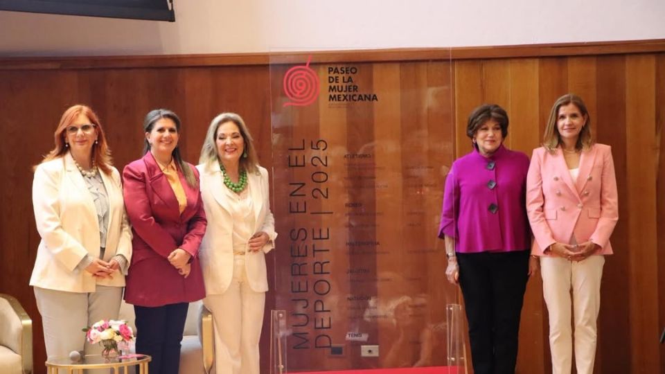 El Paseo de la Mujer Mexicana rindió homenaje a destacadas exdeportistas que marcaron la historia del deporte nacional,