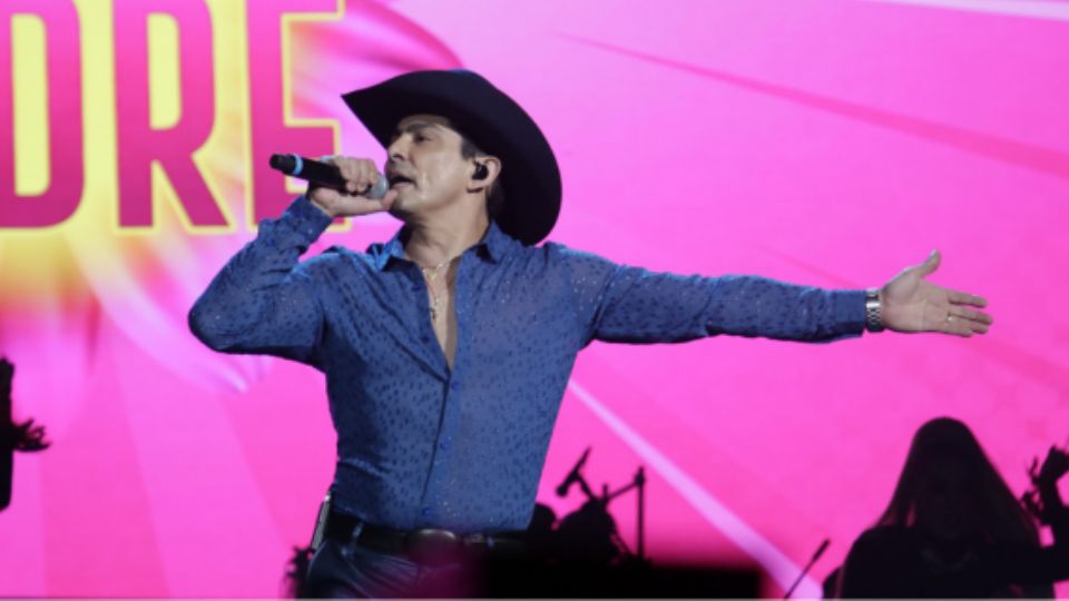 Víctor García, cantante.