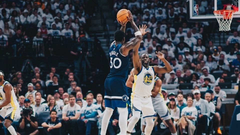 'Minnesota aprovechó la ausencia de Stephen Curry y dominó el segundo juego de la serie