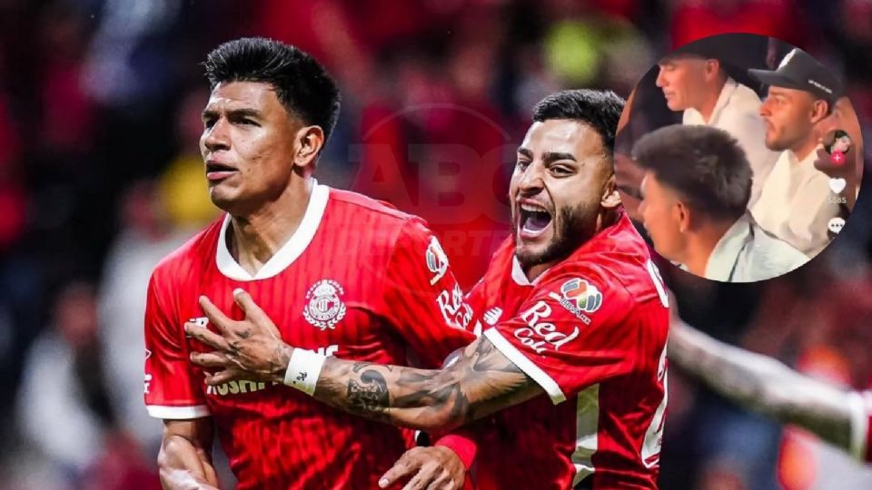 Los futbolistas Jesús Gallardo y Alexis Vega fueron captados en un palenque días antes del inicio de la Liguilla