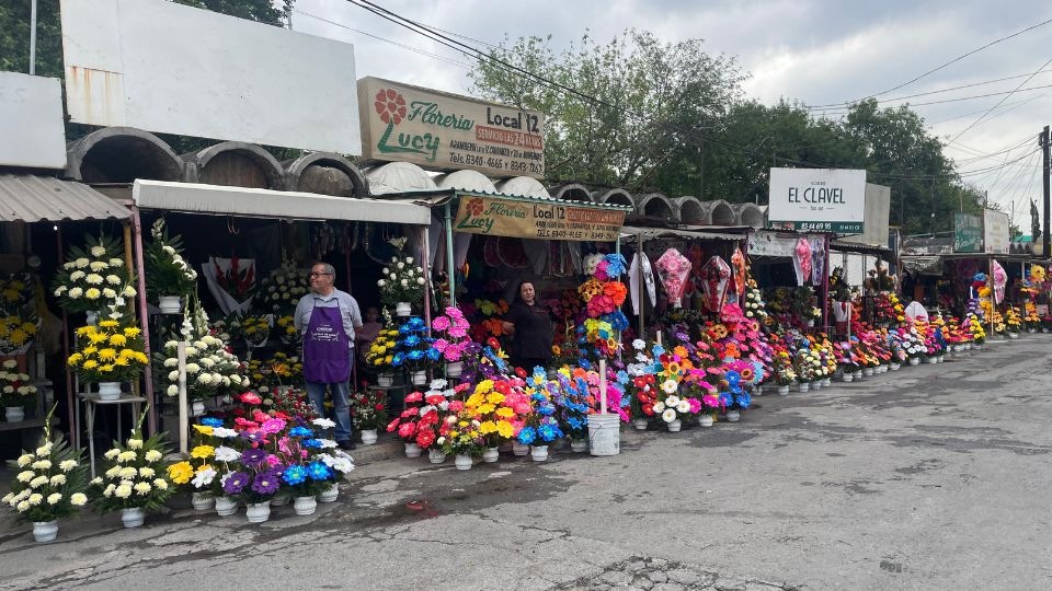Venta de flores en el centro de Monterrey