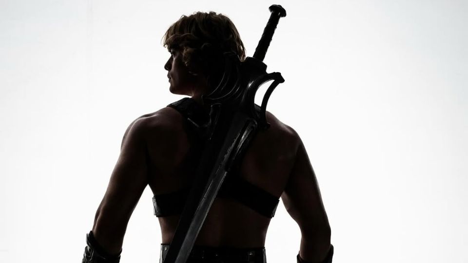 Revelan la primera fotografía del nuevo He-Man interpretado por Nicholas Galitzine.