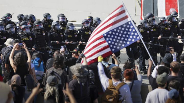 Protestas disminuyen en Los Ángeles tras masiva manifestación contra Trump